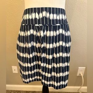 NWT: Ann Taylor LOFT Navy Blue & White Ikat Skirt with Pockets, Size 0P